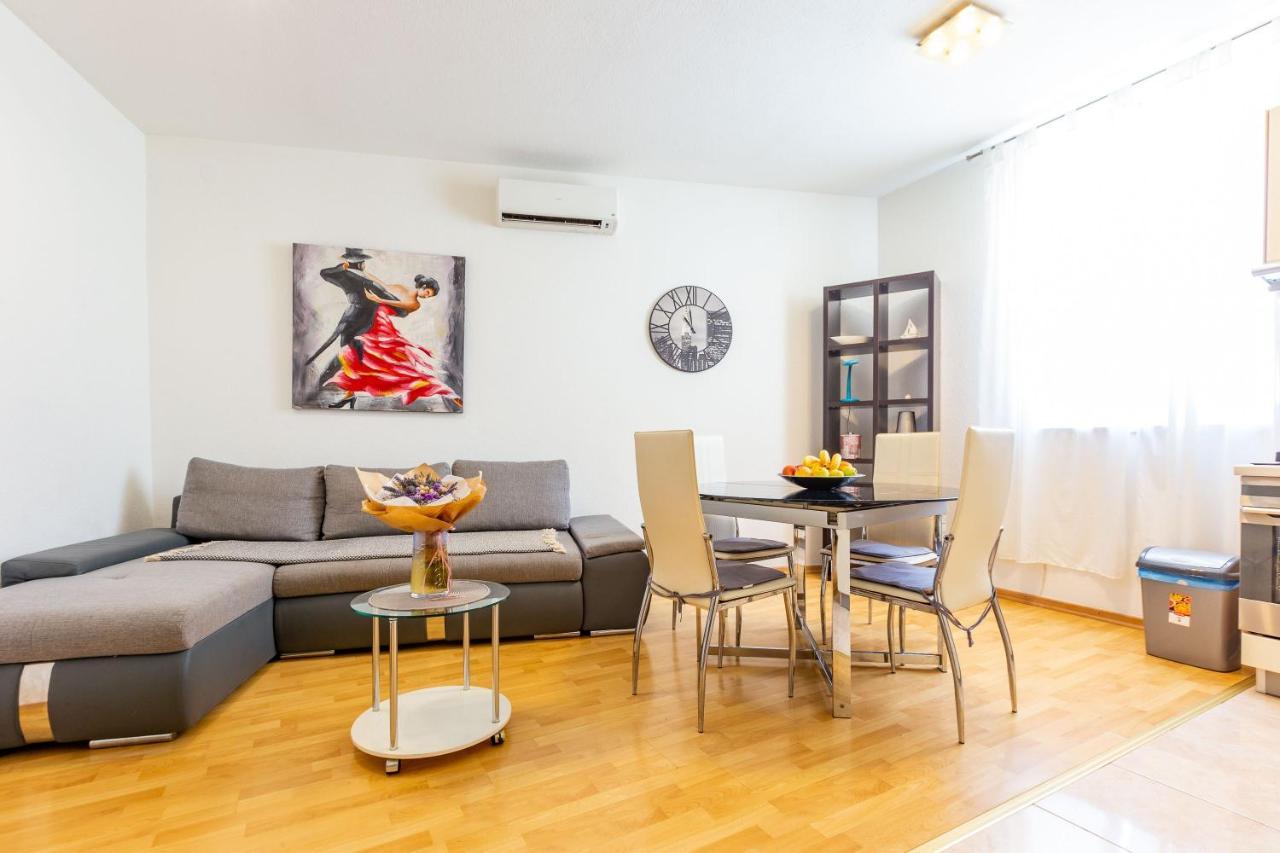 זאדאר Vale Apartment With Balcony מראה חיצוני תמונה